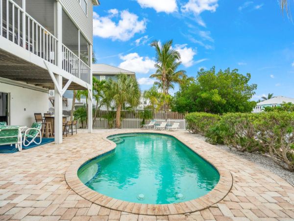 Holmes Beach Charming Three Bedroom Vacation Home- Canal Front