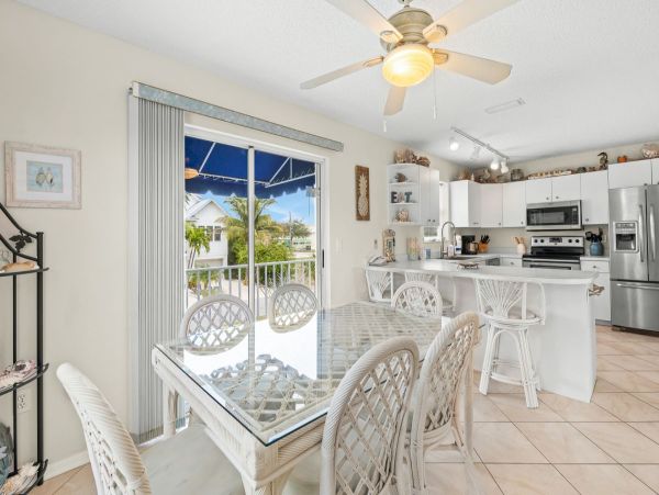 Holmes Beach Charming Three Bedroom Vacation Home- Canal Front