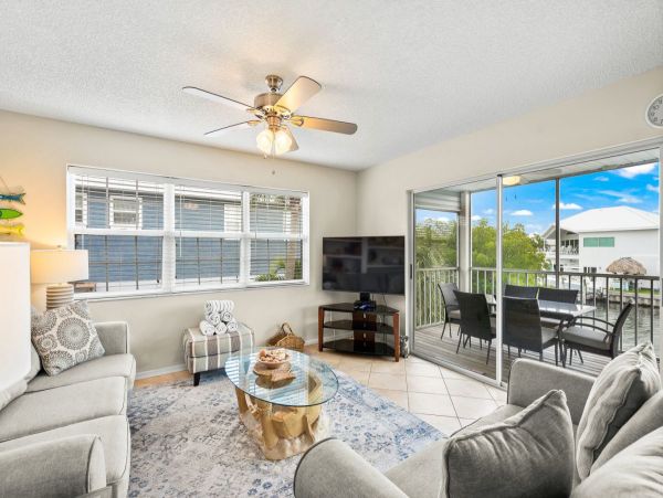 Holmes Beach Charming Three Bedroom Vacation Home- Canal Front