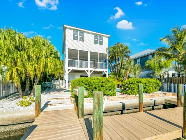 Holmes Beach Charming Three Bedroom Vacation Home- Canal Front