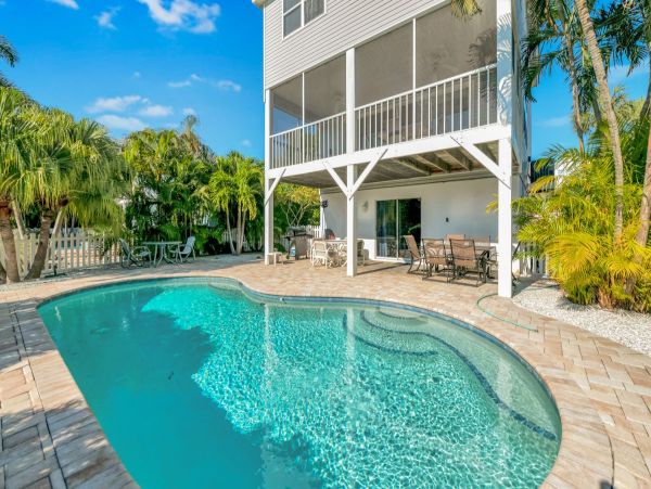 Holmes Beach Charming Three Bedroom Vacation Home- Canal Front