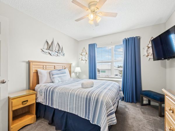 Holmes Beach Charming Three Bedroom Vacation Home- Canal Front