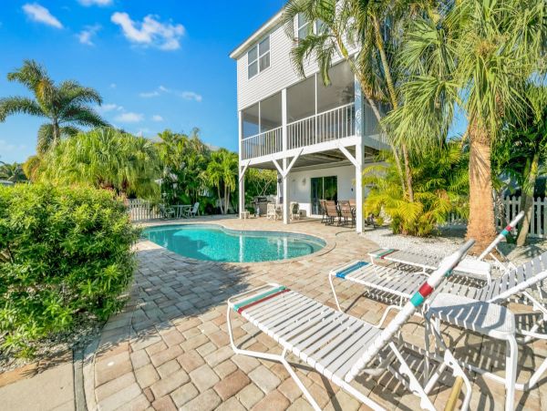 Holmes Beach Charming Three Bedroom Vacation Home- Canal Front