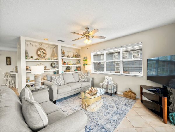 Holmes Beach Charming Three Bedroom Vacation Home- Canal Front