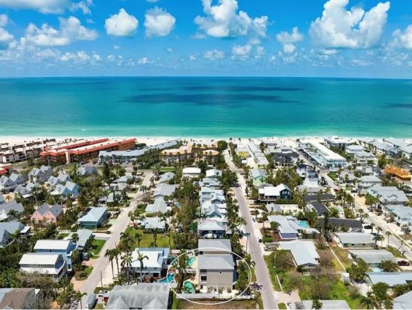 Holmes Beach Retreat with Private Pool on Anna Maria Island