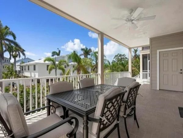Holmes Beach Retreat with Private Pool on Anna Maria Island