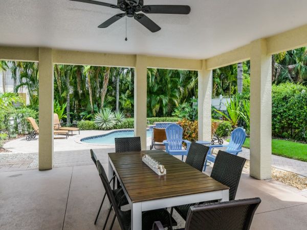 Three Bedroom Vacation Rental Luxury Pool Home Holmes Beach