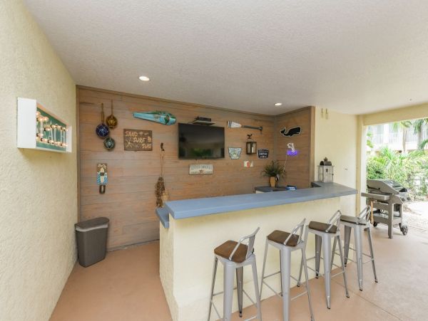 Three Bedroom Vacation Rental Luxury Pool Home Holmes Beach