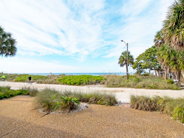 Lovely Condo with 2 Bedrooms in Holmes Beach