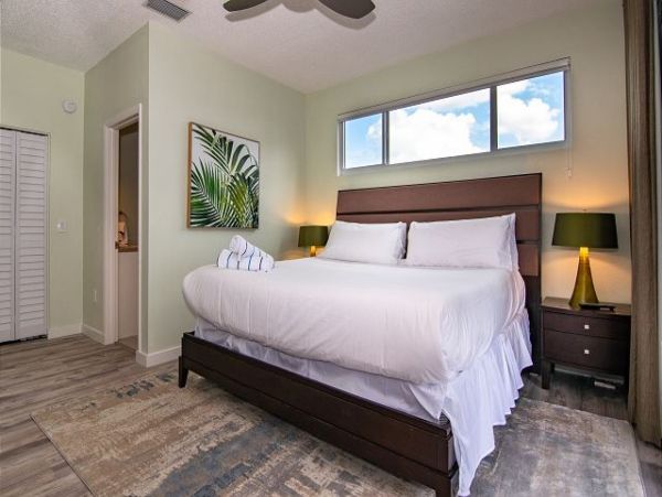 Anna Maria Three Bedroom Luxury Beach Condo on Beach