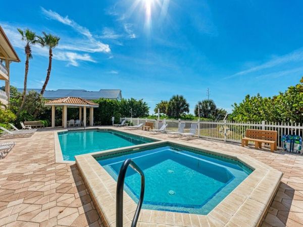 Anna Maria Island Holmes Beach Condo 8128
