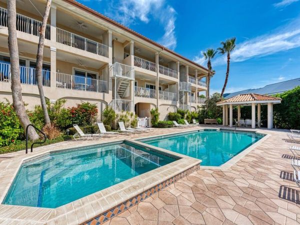 Anna Maria Island Holmes Beach Condo 8128