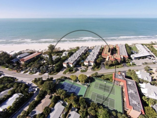 Beachfront Condo Sleeps 4 Guests in Anna Maria Island