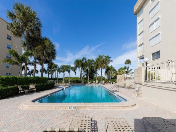 Longboat Key Gulf Front Vacation Rental - Stunning Views & Comfort