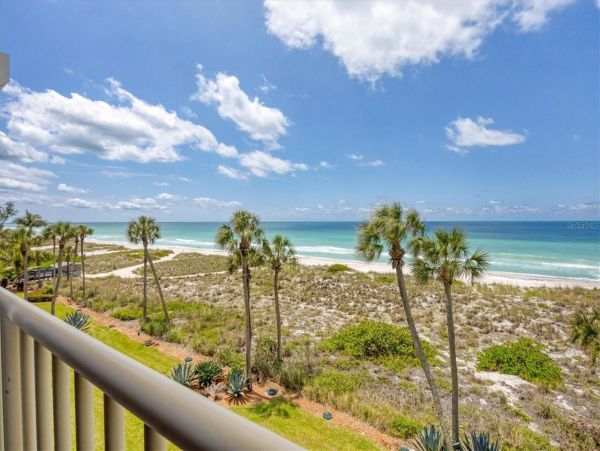 Longboat Key Gulf Front Vacation Rental - Stunning Views & Comfort