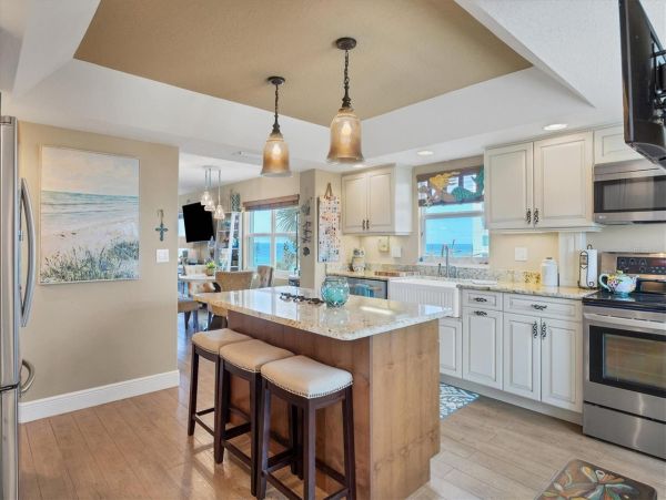 Longboat Key Gulf Front Vacation Rental - Stunning Views & Comfort