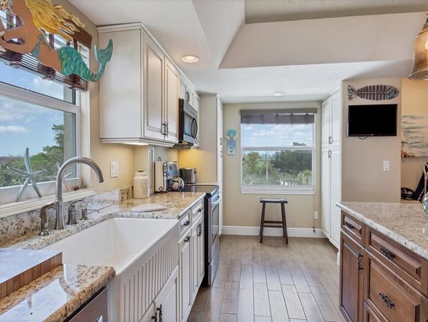 Longboat Key Gulf Front Vacation Rental - Stunning Views & Comfort