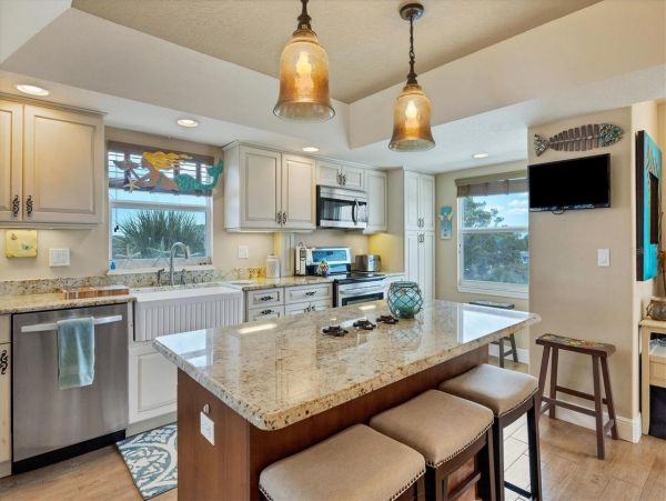 Longboat Key Gulf Front Vacation Rental - Stunning Views & Comfort