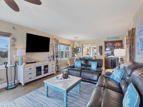Longboat Key Gulf Front Vacation Rental - Stunning Views & Comfort