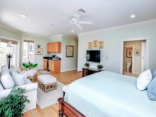 Five Bedroom Luxury Captiva Rental Convenient to the Village