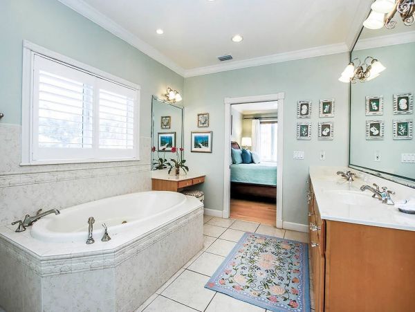 Five Bedroom Luxury Captiva Rental Convenient to the Village