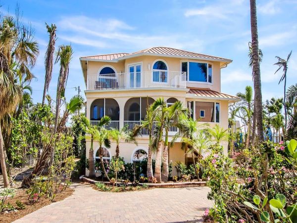 Five Bedroom Luxury Captiva Rental Convenient to the Village
