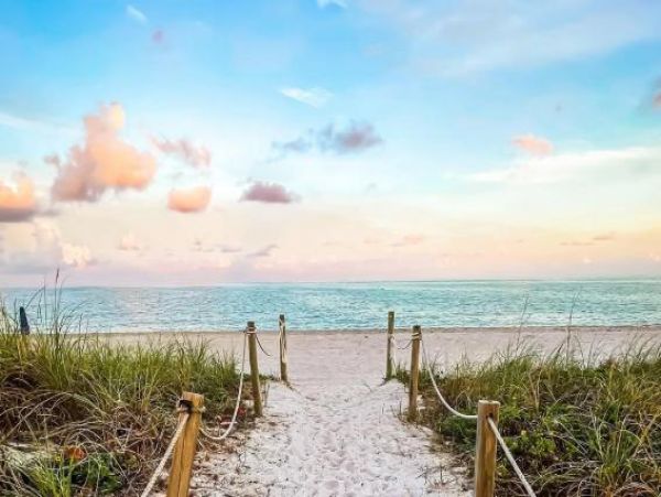 Captiva Vacation Rental Five Bedrooms 140ft to Beach