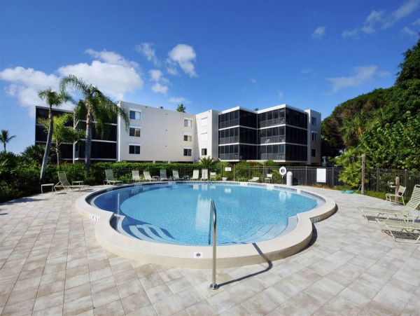 Two week minimum Sanibel Condo