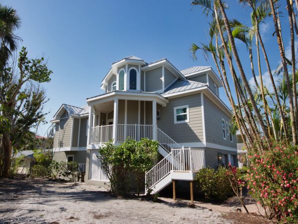 Captiva Island Five Bedroom Vacation Home Close to Beach
