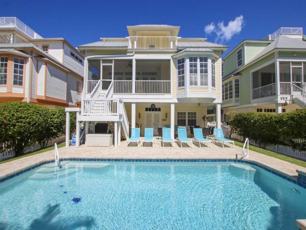 Charming Captiva Getaway with Prime Beach Access and Luxury Amenities