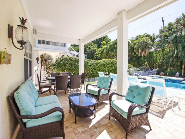 Charming Captiva Getaway with Prime Beach Access and Luxury Amenities