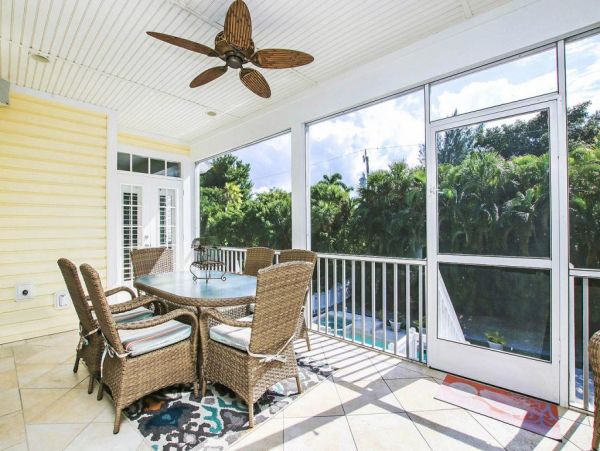 Charming Captiva Getaway with Prime Beach Access and Luxury Amenities