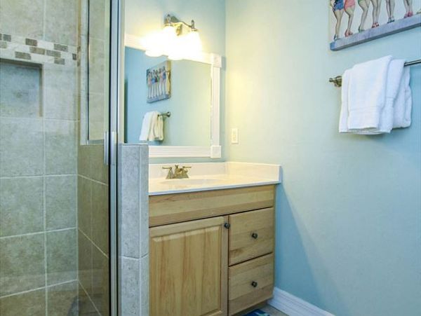 Charming Captiva Getaway with Prime Beach Access and Luxury Amenities