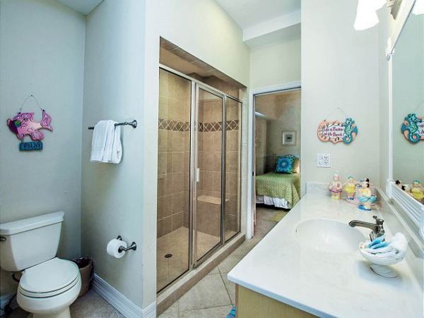 Charming Captiva Getaway with Prime Beach Access and Luxury Amenities