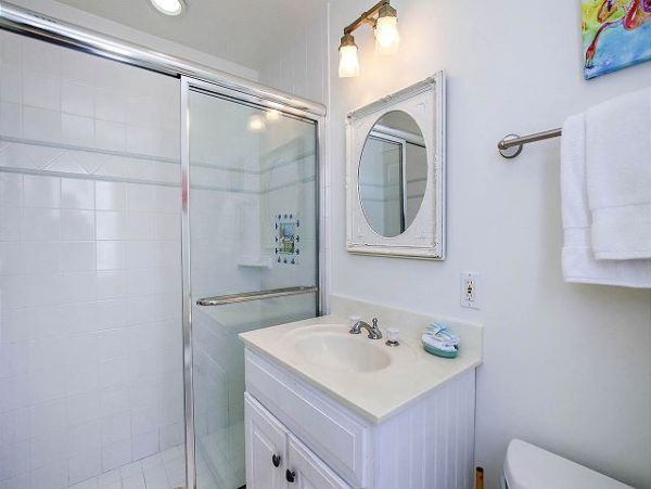 Charming Captiva Getaway with Prime Beach Access and Luxury Amenities