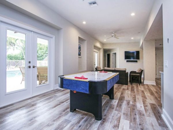 Luxury Captiva Five Bedroom Beach Vacation Home Sleeps 10