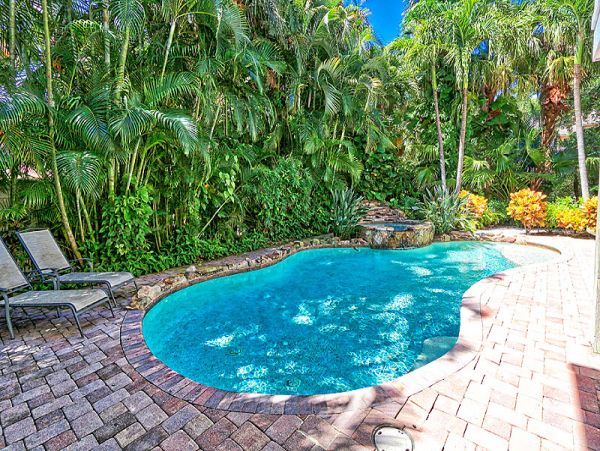 Four Bedroom Captiva Vacation Rental with Pool & Gulf Views
