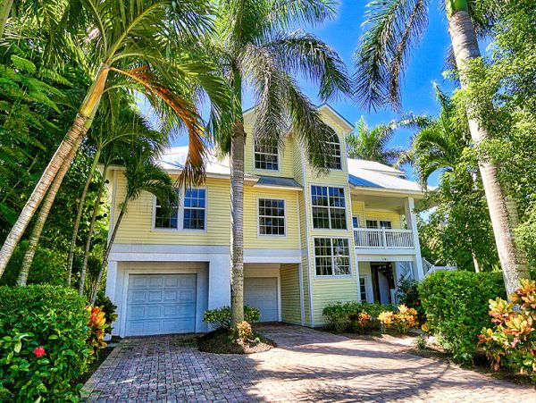 Four Bedroom Captiva Vacation Rental with Pool & Gulf Views