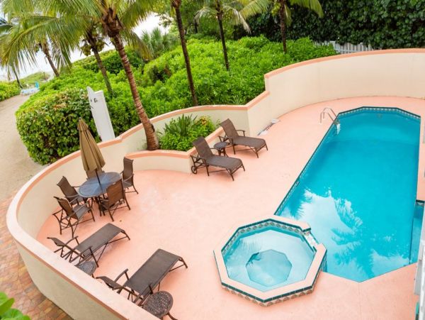 Beach Vacation Rental Home on Captiva Island with Pool