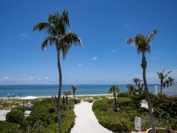 Beach Vacation Rental Home on Captiva Island with Pool