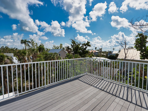 Island Escape with Pool & Prime Captiva Location - 300 Yards from the Beach