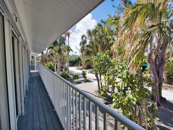 Island Escape with Pool & Prime Captiva Location - 300 Yards from the Beach