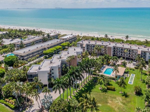 Sanibel Vacation Condo Sleeps Six Guests On Beach