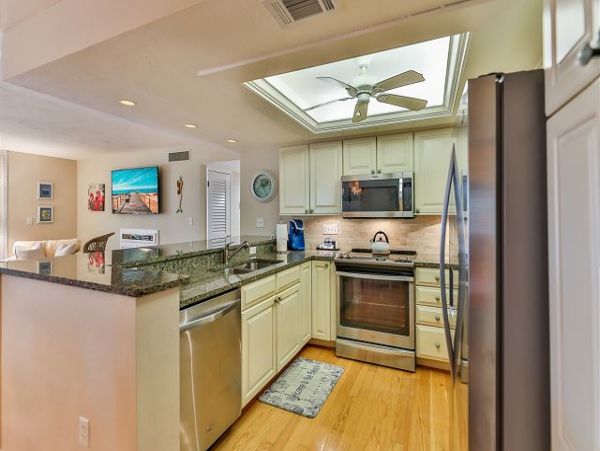 Sanibel Vacation Condo Sleeps Six Guests On Beach