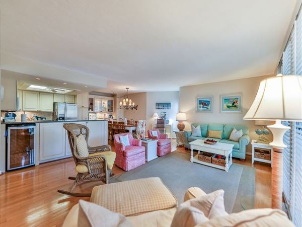 Sanibel Vacation Condo Sleeps Six Guests On Beach