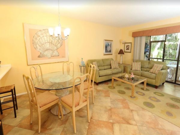 An Amazing Beach Retreat on Sunny Sanibel island Sleeps Six
