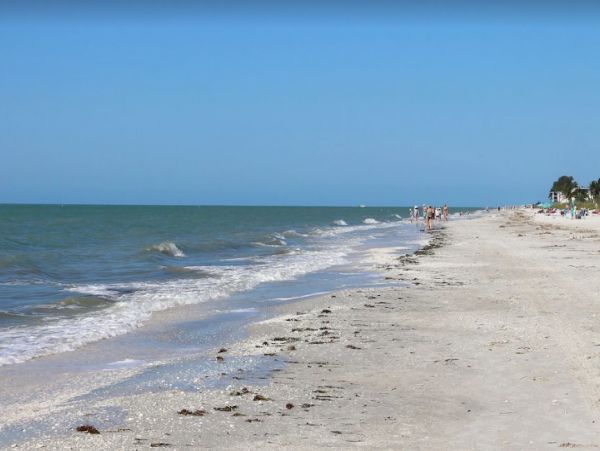 An Amazing Beach Retreat on Sunny Sanibel island Sleeps Six