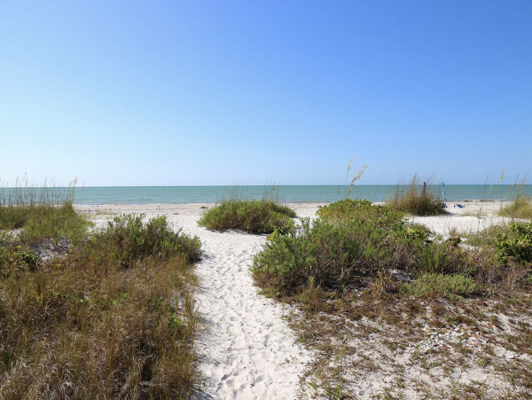 Two Bedroom Condo with Loft Sleeps 6 Guests Sanibel