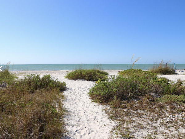 Two Bedroom Condo with Loft Sleeps 6 Guests Sanibel