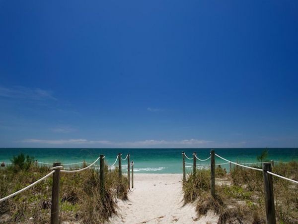 Four Bedroom Walk to Beach Home in Captiva